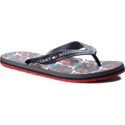 Japonki TOMMY HILFIGER - City Print Beach Sandal FM0FM01361 Midnight 403. Niebieskie japonki męskie TOMMY HILFIGER, z materiału. Za 129,00 zł.