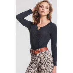 Granatowa Bluzka Attest. Niebieskie bluzki damskie marki other, xl, z aplikacjami, z dzianiny, z okrągłym kołnierzem, z długim rękawem. Za 24,99 zł.