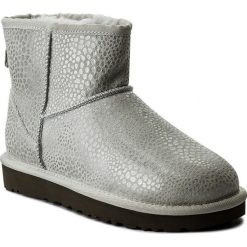 Buty zimowe damskie: Buty UGG – W Classic Mini Glitzy 1019637 W/Grv