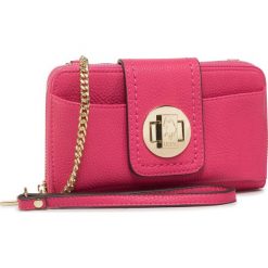 Torebka U.S. POLO ASSN. - Garner L Zip BEUGB2874WVP/601 Fuchsia. Różowe torebki klasyczne damskie U.S. Polo Assn., bez wzorów, ze skóry ekologicznej, klasyczne, bez dodatków. W wyprzedaży za 199,00 zł.