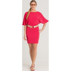 SUKIENKA Patrizia Pepe. Czerwone sukienki damskie Patrizia Pepe, na co dzień, s, bez wzorów, z tkaniny, z okrągłym kołnierzem, bez rękawów, mini, proste. Za 626,00 zł.