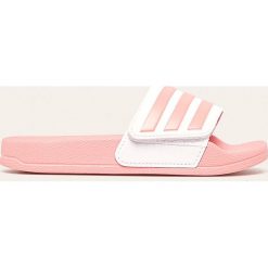 Adidas - Klapki dziecięce Adilette. Różowe sandały dziewczęce Adidas, z gumy, bez zapięcia. W wyprzedaży za 79,90 zł.