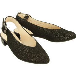 COMFORTABEL 730412-1 schwarz, czółenka damskie. Czółenka damskie Comfortabel, w paski, bez obcasa, na obcasie. Za 329,90 zł.