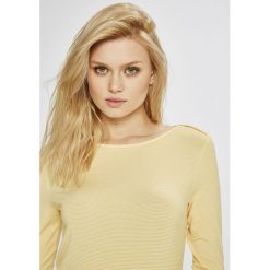 Tommy Hilfiger - Bluzka. Szare bluzki z odkrytymi ramionami TOMMY HILFIGER, l, z dzianiny, casualowe, z okrągłym kołnierzem. Za 199,90 zł.