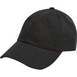 Czarna czapka basic. Czarne czapki męskie marki Pull&Bear. Za 39,90 zł.