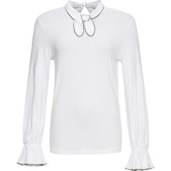 Shirt z długim rękawem i wiązanym paskiem bonprix biało-czarny. Białe koszulki damskie bonprix, na imprezę, bez wzorów, bez kołnierzyka, z długim rękawem. Za 74,99 zł.