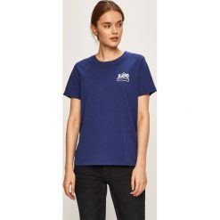 Lee - T-shirt. Niebieskie bluzki damskie Lee, s, z nadrukiem, z bawełny, z okrągłym kołnierzem. W wyprzedaży za 69,90 zł.