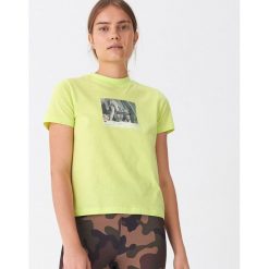 T-shirt z nadrukiem - Żółty. Żółte t-shirty damskie House, s, z nadrukiem, bez kołnierzyka. Za 39,99 zł.