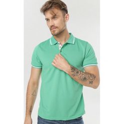 Zielona Koszulka Dorianora. Zielone koszulki męskie Born2be, xl, bez wzorów, bez kołnierzyka, bez rękawów. W wyprzedaży za 39,99 zł.