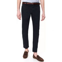 Spodnie typu chino z paskiem. Spodnie męskie Top Secret, m, bez wzorów. Za 89,99 zł.