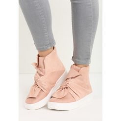 Różowe Sneakersy Scilla. Różowe sneakersy damskie Born2be, z tkaniny. Za 99,99 zł.