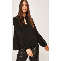 Answear - Bluzka. Czarne bluzki damskie ANSWEAR, s, z poliesteru. W wyprzedaży za 99,90 zł.