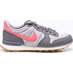 Nike Sportswear - Buty Internationalist. Szare buty sportowe damskie marki Nike Sportswear, bez wzorów, ze skóry, sportowe. W wyprzedaży za 339,90 zł.