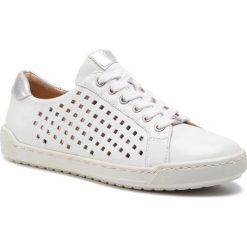 Tenisówki CAPRICE - 9-23550-22 White/Silver 191. Białe półbuty damskie marki Caprice, bez wzorów, ze skóry, bez zapięcia. Za 269,90 zł.