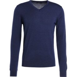 J.LINDEBERG LYMANN Sweter navy. Niebieskie swetry klasyczne męskie J.LINDEBERG, m, z materiału. Za 419,00 zł.