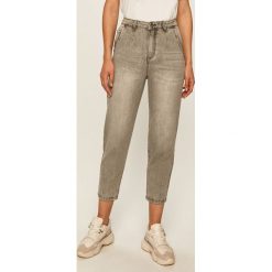 Answear - Jeansy. Szare jeansy damskie ANSWEAR, s, z podwyższonym stanem. W wyprzedaży za 69,90 zł.