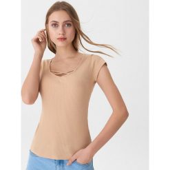 T-shirt basic - Beżowy. Brązowe t-shirty damskie House, xl, bez wzorów, bez kołnierzyka. Za 19,99 zł.