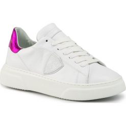 Sneakersy PHILIPPE MODEL - Temple Femme L BGLD VM04 Blanc Fucsia. Białe półbuty damskie Philippe Model, ze skóry. Za 1229,00 zł.