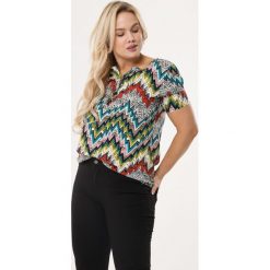 Zielona Bluzka Uncalmable. Zielone bluzki damskie Born2be, na imprezę, xl, bez wzorów, z okrągłym kołnierzem, z krótkim rękawem. Za 39,99 zł.