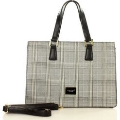 MONNARI Elegancka aktówka kuferek w kretkę czarny. Czarne aktówki damskie Monnari, w paski, ze skóry ekologicznej, eleganckie, bez dodatków. Za 187,00 zł.