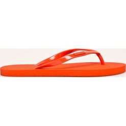 Calvin Klein Jeans - Japonki. Niebieskie klapki damskie Calvin Klein Jeans, bez wzorów, z jeansu, bez obcasa, na obcasie. W wyprzedaży za 99,90 zł.