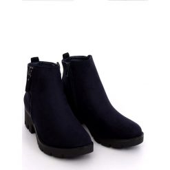 Botki sztyblety granatowe NC832 Navy. Niebieskie botki damskie ButyModne, na jesień, z zamszu, klasyczne, bez obcasa, na zamek. W wyprzedaży za 159,00 zł.