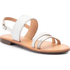 Sandały GEOX - D Sozy D922CD 04177 C1236 White/Lt Grey. Szare klapki damskie Geox, bez wzorów, ze skóry, bez obcasa, na obcasie. W wyprzedaży za 209,00 zł.