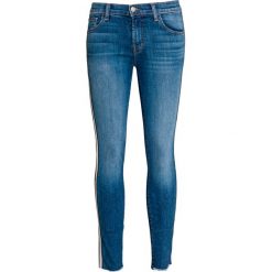 Jeansy J BRAND EMB MID RISE SKINNY. Niebieskie jeansy damskie J Brand. W wyprzedaży za 939,00 zł.