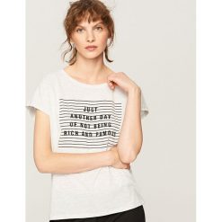 T-shirt z nadrukiem - Jasny szar. Szare t-shirty damskie Reserved, l, z nadrukiem. Za 29,99 zł.