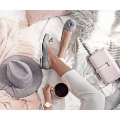 Klasyczne baleriny z frędzlami - skóra naturalna - model 009 - kolor szary. Szare baleriny damskie Zapato, bez wzorów, ze skóry, eleganckie, na niskim obcasie, na obcasie. W wyprzedaży za 224,25 zł.