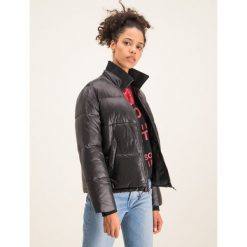Kurtka puchowa Ugg Izzie Puffer Jacket Nylon 1105651. Czarne kurtki damskie Ugg, l, bez wzorów, z nylonu, bez kaptura. W wyprzedaży za 459,00 zł.
