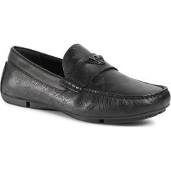 Mokasyny EMPORIO ARMANI - X4B124 XM548 K001 Black/Black. Czarne mokasyny męskie Emporio Armani, na co dzień, z aplikacjami, ze skóry, eleganckie, bez zapięcia. Za 999,00 zł.