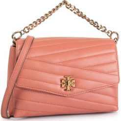 Torebka TORY BURCH - Kira Chevron Cross-body 58094 Toasted Pecan 238. Różowe torebki klasyczne damskie Tory Burch, bez wzorów, ze skóry, klasyczne, bez dodatków. Za 1949,00 zł.