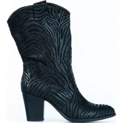 Kowbojki do połowy łydki - skóra naturalna - model 171 - kolor czarny zebra. Czarne kozaki damskie Zapato, ze skóry, bez obcasa, bez zapięcia. Za 459,00 zł.
