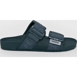 Pepe Jeans - Klapki. Niebieskie kapcie męskie Pepe Jeans, bez wzorów, z jeansu. W wyprzedaży za 119,90 zł.