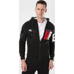 Czarna Bluza Lagunne. Czarne bluzy męskie Born2be, xl, bez wzorów, bez kołnierzyka, bez rękawów, bez kaptura. Za 89,99 zł.