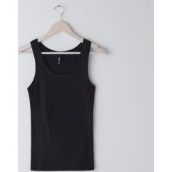 Top basic - Czarny. Czarne topy damskie Sinsay, s, bez wzorów, bez kołnierzyka. Za 14,99 zł.