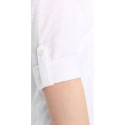 Bluzki damskie: Napapijri GIANT DEPTHS Bluzka bright white