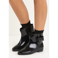Czarne Kalosze Andrea. Czarne kalosze damskie marki Born2be, z gumy. Za 24,99 zł.