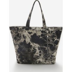 Wzorzysta torba shopper - Czarny. Czarne torby damskie na zakupy Reserved, bez wzorów, bez dodatków. Za 99,99 zł.