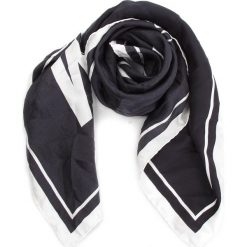 Chusta MOSCHINO - 03549 M1835 006. Czarne chusty damskie MOSCHINO, z jedwabiu. Za 819,00 zł.