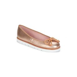 Baleriny Pretty Ballerinas AMI. Żółte baleriny damskie marki Pretty Ballerinas, bez wzorów, bez obcasa. Za 559,20 zł.