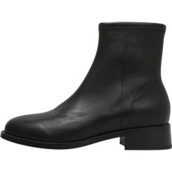Botki damskie: Opening Ceremony DANI FLAT BOOT Botki black