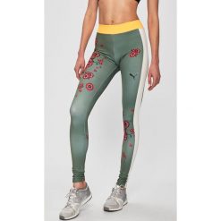 Puma - Legginsy x Sue Tsai. Zielone spodnie damskie Puma, s, z nadrukiem, z elastanu. W wyprzedaży za 219,90 zł.