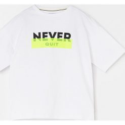 Bawełniany t-shirt z nadrukami i aplikacją - Biały. Białe t-shirty męskie Reserved, m, z nadrukiem, z bawełny, bez kołnierzyka. W wyprzedaży za 19,99 zł.