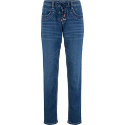 Dżinsy jogger bonprix niebieski. Niebieskie jeansy damskie bonprix, z jeansu. Za 54,99 zł.