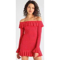 Sukienki: Missguided POLKA DOT FRILL SLEEVE BARDOT SHIFT DRESS Sukienka z dżerseju red