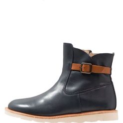 Young Soles VERA Botki navy. Niebieskie botki damskie skórzane marki Young Soles. W wyprzedaży za 257,95 zł.