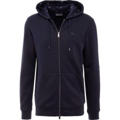 Emporio Armani FELPA Bluza rozpinana blu. Szare bluzy męskie rozpinane marki Emporio Armani, l, z bawełny, z kapturem. Za 719,00 zł.