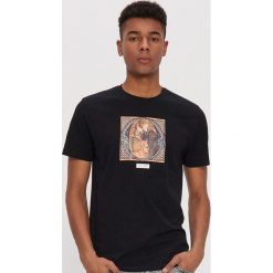 T-shirt z nadrukiem - Czarny. Czarne t-shirty damskie House, s, z nadrukiem, bez kołnierzyka. Za 39,99 zł.